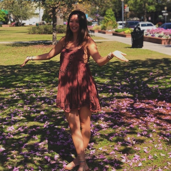 Meet your Posher, Becca - Picture 3 of 4